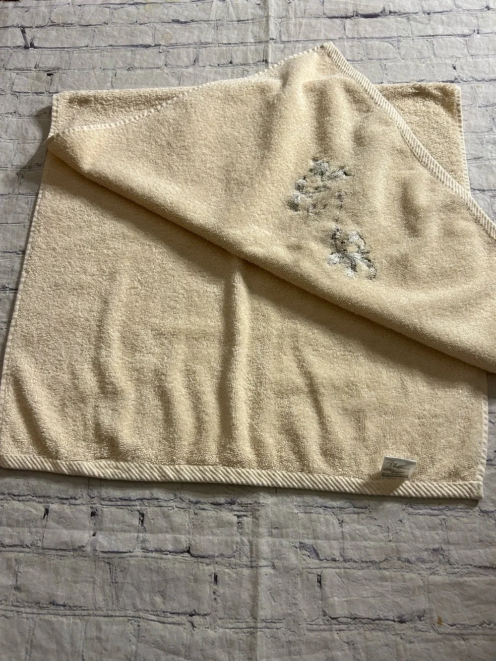 VOHANN DIV.OF DONISA INC. 100% COTTON MADE IN INDIA BATH TOWEL & HAND TOWEL